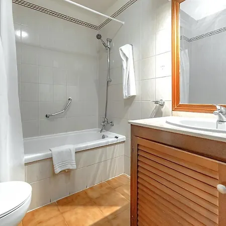 Apto Con Piscina, Terraza Privada & Ac